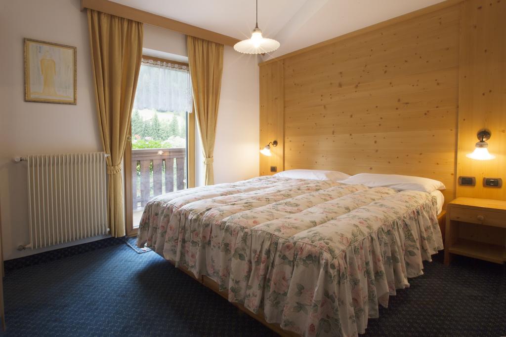 Hotel Al Lago Soraga Esterno foto