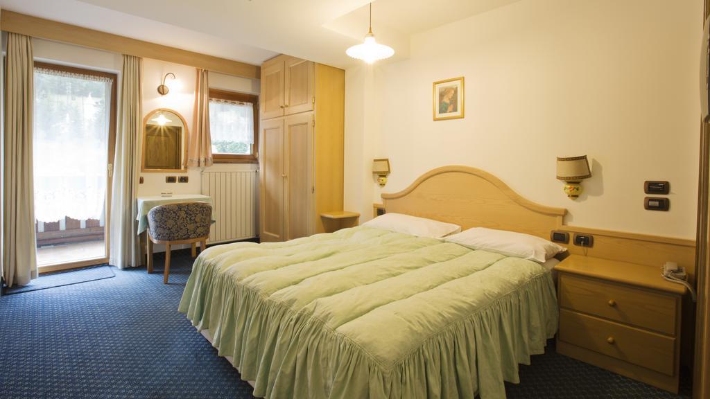 Hotel Al Lago Soraga Esterno foto