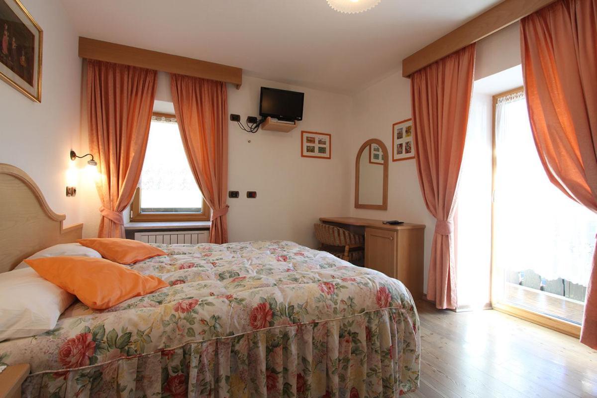 Hotel Al Lago Soraga Esterno foto